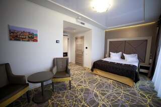 Отель Exclusive Hotel & More Сибиу Улучшенный двухместный номер с 1 кроватью или 2 отдельными кроватями-9